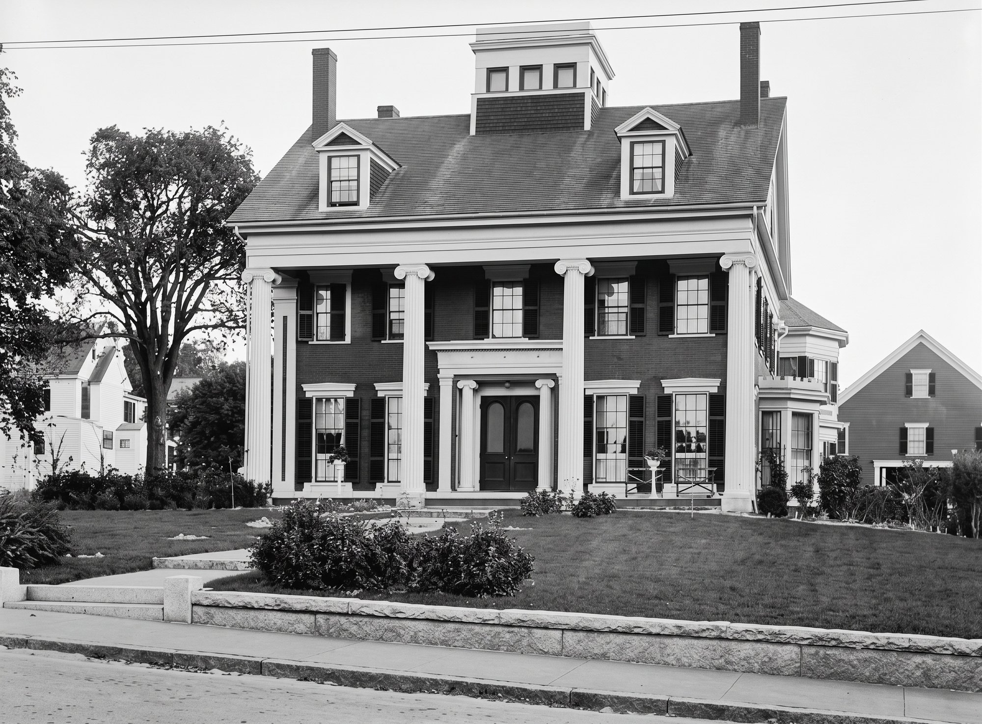 The Dr. Jefferson Pratt House in an archival photograph